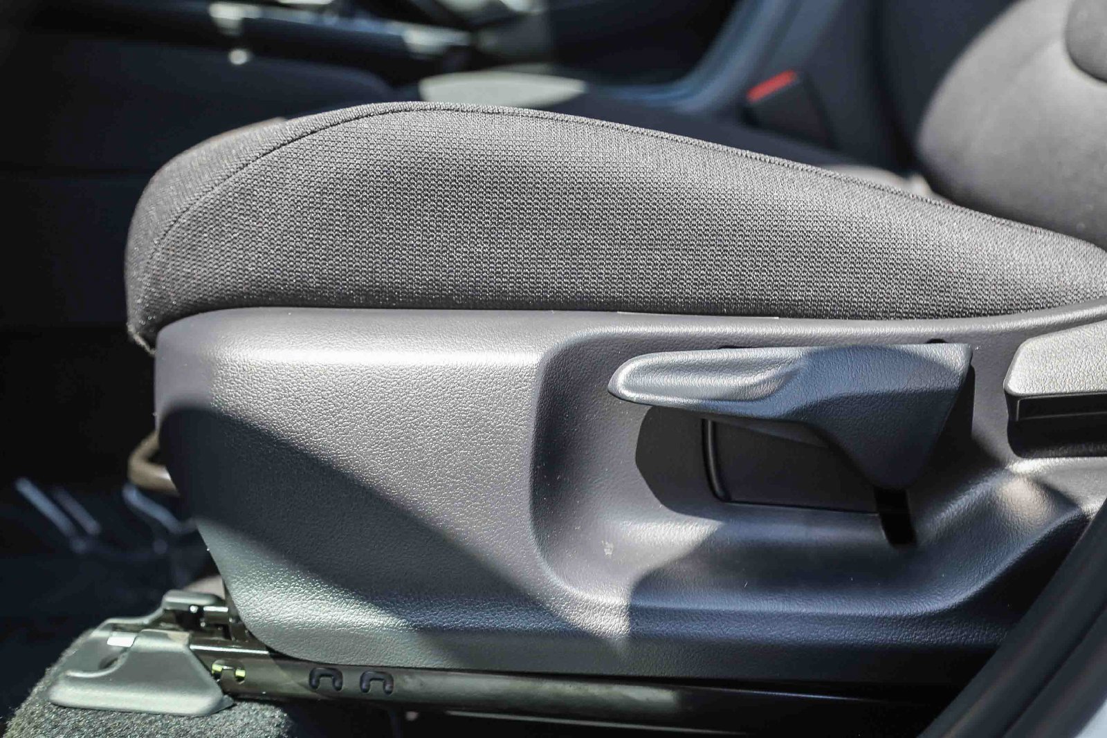 New 2026 Toyota Corolla Cross LE w/ Moonroof Package FWD image 21