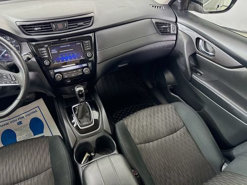 Used 2018 Nissan Rogue SV w/ Premium Package FWD image 28