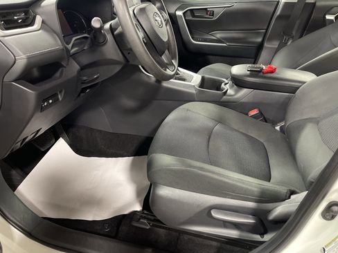 Used 2024 Toyota RAV4 LE image 8