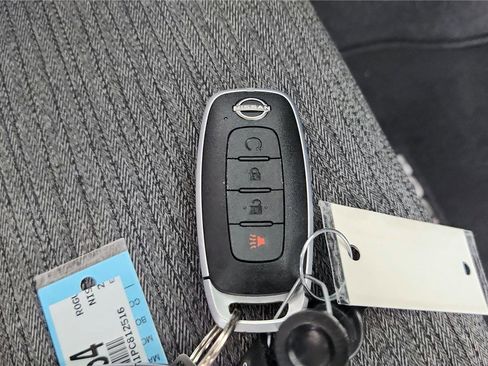Used 2023 Nissan Rogue SV FWD image 22