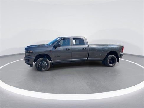 Used 2025 RAM 3500 Laramie AWD/4WD image 3