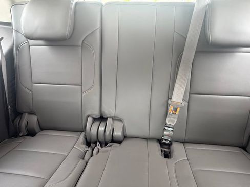 Used 2015 GMC Yukon Denali w/ Premium Package AWD/4WD image 16