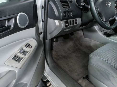 Used 2008 Toyota Tacoma PreRunner image 12