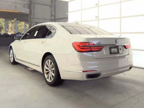 Used 2017 BMW 740i xDrive AWD/4WD image 2
