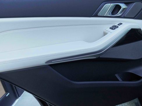 Certified 2026 BMW X7 M60i image 33
