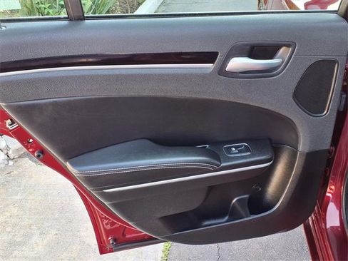 Used 2023 Chrysler 300 S image 8