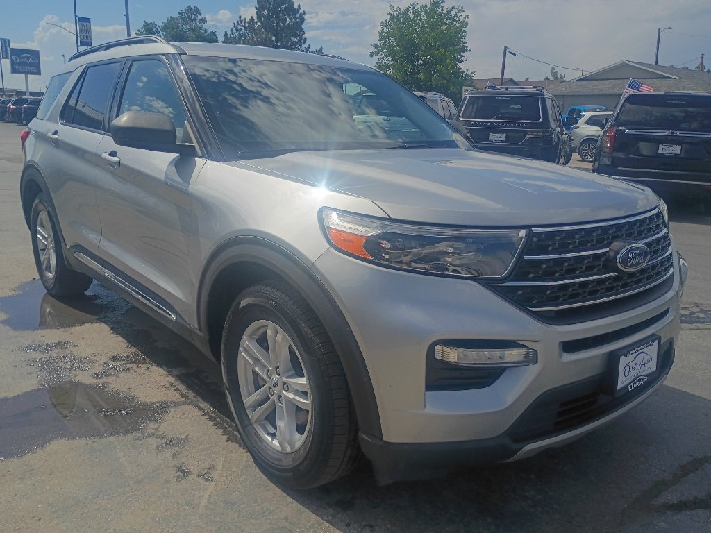 Used 2023 Ford Explorer XLT w/ Equipment Group 202A RWD image 4