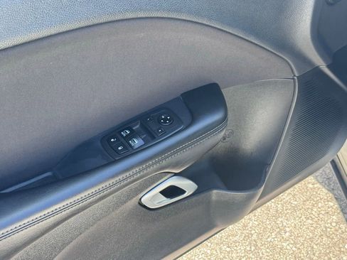 Used 2019 Dodge Challenger R/T RWD image 10