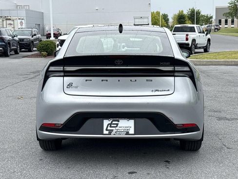 Used 2024 Toyota Prius Prime Premium FWD image 27