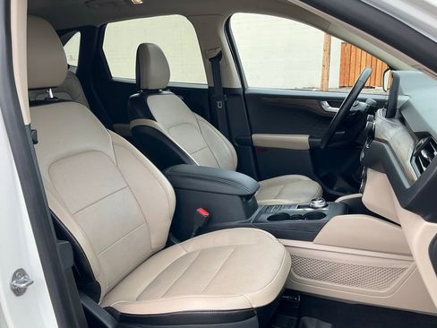 Used 2020 Ford Escape Titanium w/ Titanium Premium Package 2.0 image 38