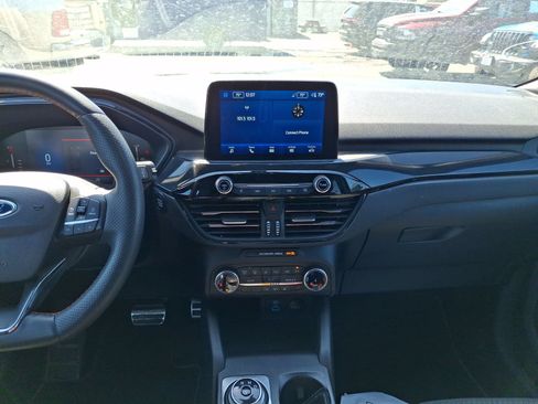 Used 2023 Ford Escape ST-Line AWD/4WD image 8