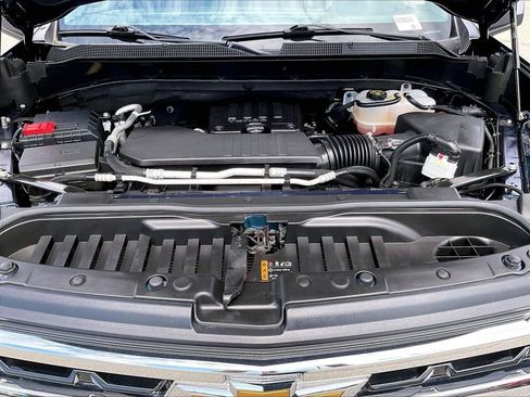 Used 2023 Chevrolet Silverado 1500 LT AWD/4WD image 28