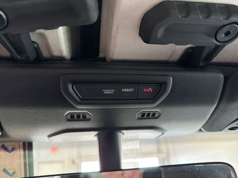 Used 2023 Jeep Wrangler Sahara image 28