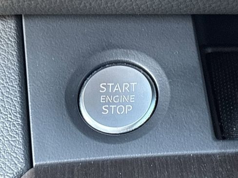 Used 2022 Audi Q5 2.0T Premium w/ Convenience Package image 24