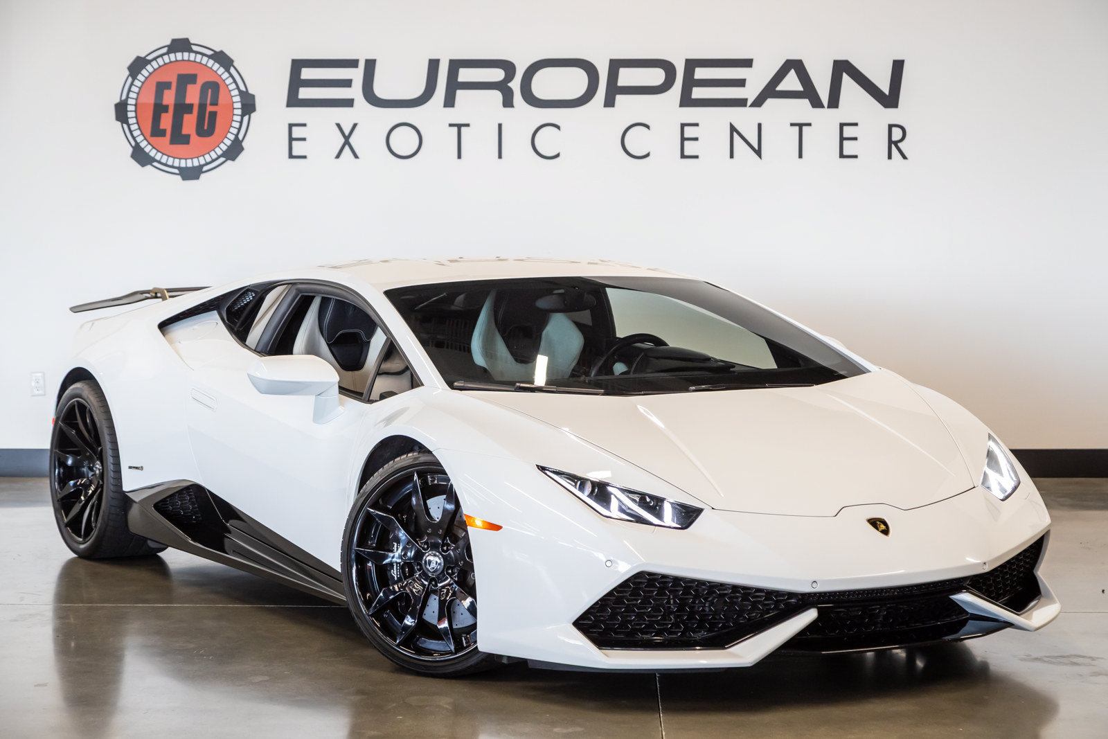 Used 2015 Lamborghini Huracan LP 610-4 AWD/4WD image 1