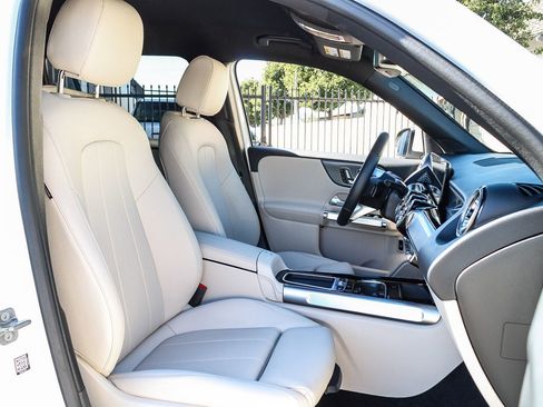 Certified 2025 Mercedes-Benz GLB 250 image 19