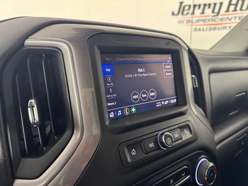 Used 2023 Chevrolet Silverado 1500 Custom w/ LPO, Dark Essentials Package AWD/4WD image 17