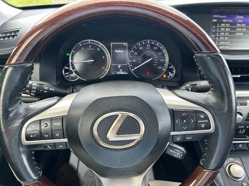 Used 2018 Lexus ES 350 w/ Luxury Package w/Wood Trim FWD image 17