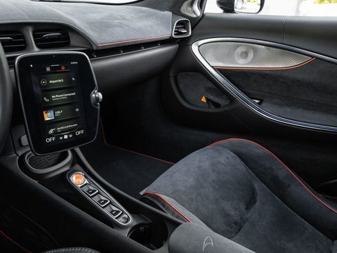 Used 2025 McLaren Artura RWD image 26