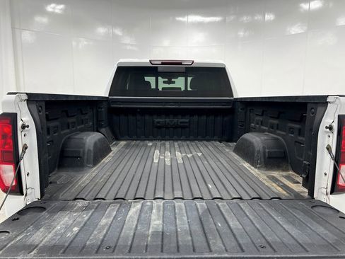 Used 2019 GMC Sierra 1500 SLE w/ X31 Off-Road Package AWD/4WD image 27