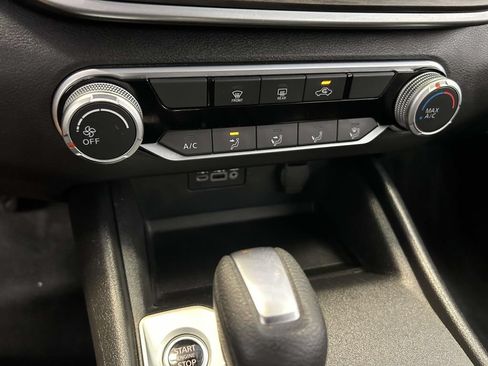 Used 2025 Nissan Altima 2.5 SV FWD image 21