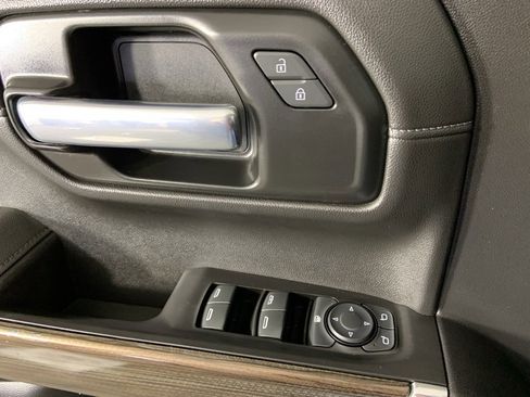 Used 2021 Chevrolet Silverado 1500 LT Trail Boss w/ Convenience Package II image 22