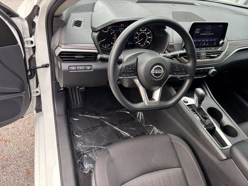 Used 2026 Nissan Altima 2.5 SV FWD image 34