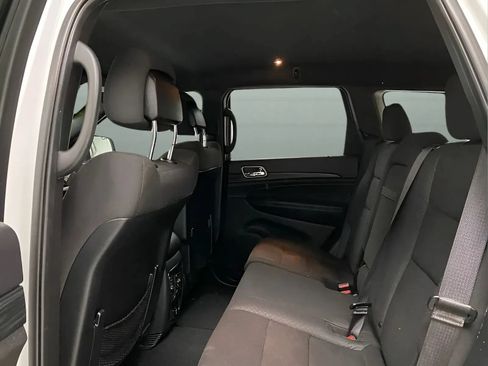 Used 2020 Jeep Grand Cherokee Laredo RWD image 11