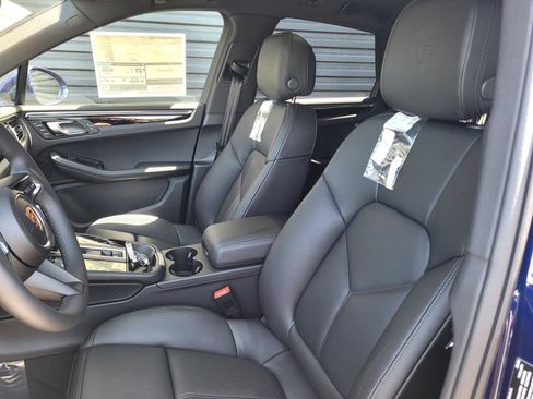 New 2026 Porsche Macan AWD/4WD image 5