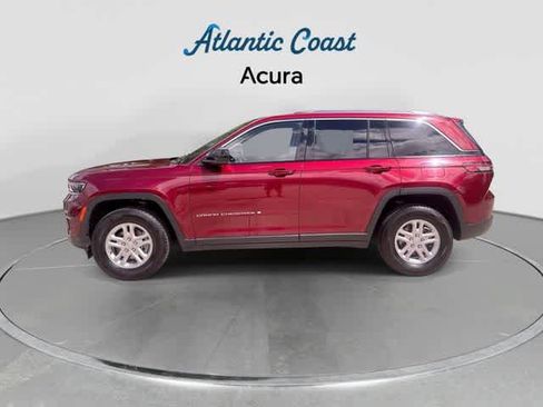 Used 2023 Jeep Grand Cherokee Laredo RWD image 5