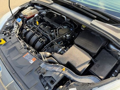 Used 2015 Ford Focus SE FWD image 30