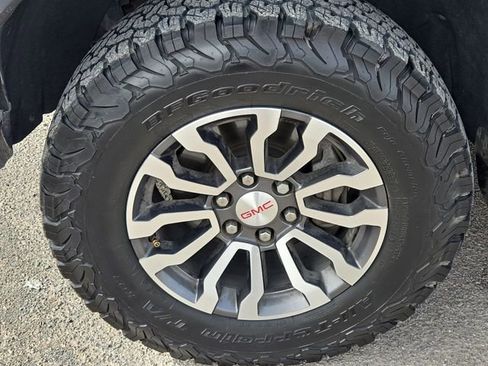 Used 2020 GMC Sierra 1500 AT4 w/ AT4 Premium Package AWD/4WD image 7
