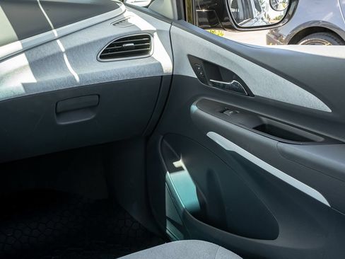 Used 2020 Chevrolet Bolt LT FWD image 17