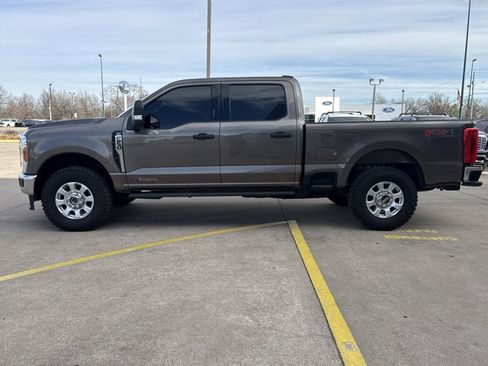 Used 2023 Ford F250 XLT w/ FX4 Off-Road Package image 9