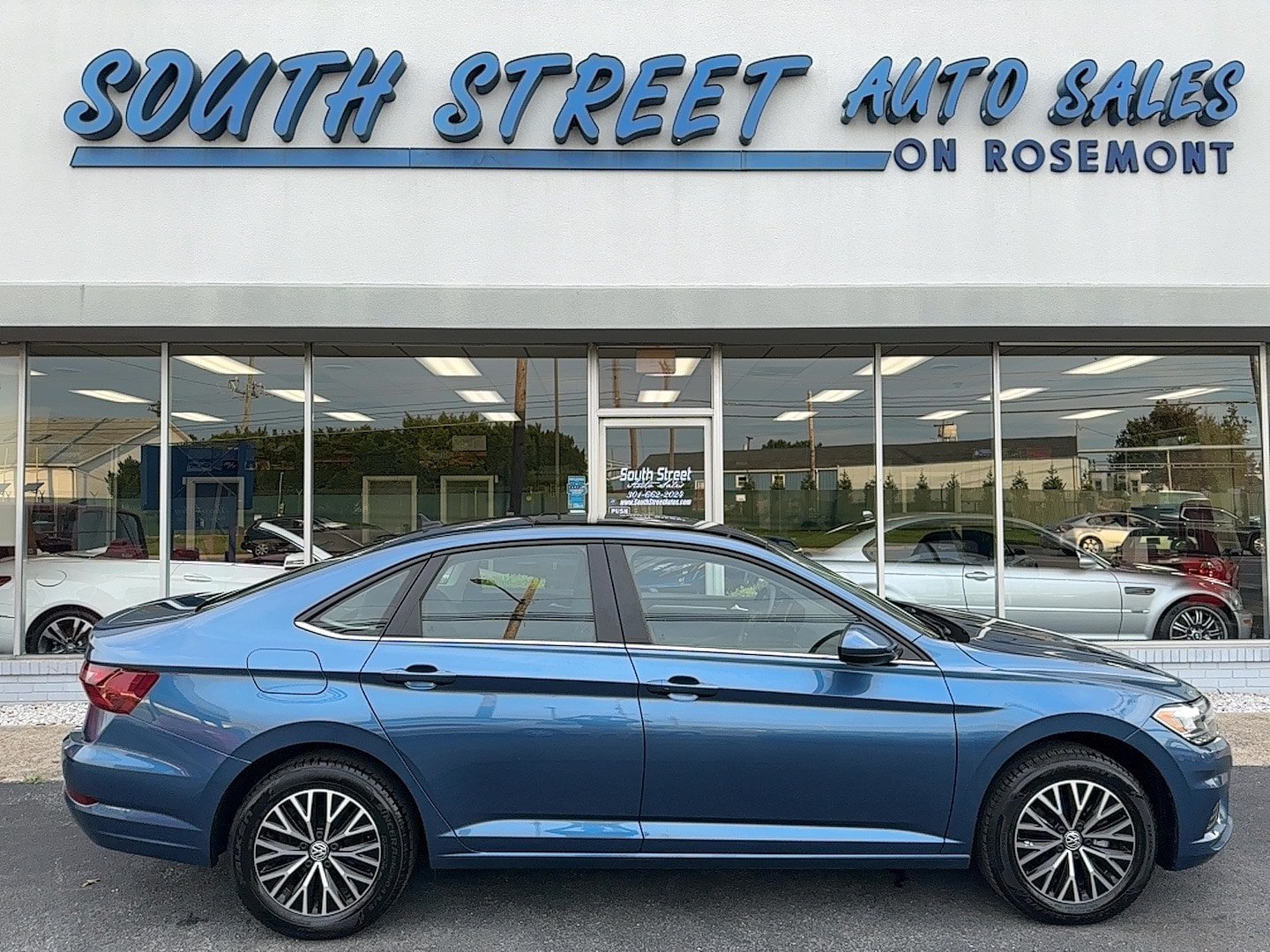 Used 2021 Volkswagen Jetta SE w/ SE Cold Weather Package FWD image 1