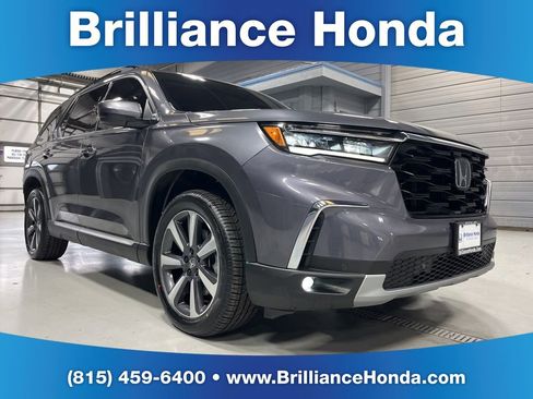Certified 2024 Honda Pilot Touring image 1
