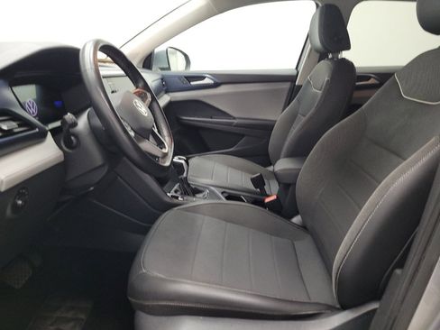 Used 2024 Volkswagen Taos SE image 17