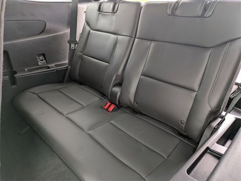 Used 2022 Ford Explorer XLT w/ Equipment Group 202A image 30