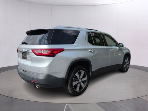 Used 2018 Chevrolet Traverse LT FWD image 5