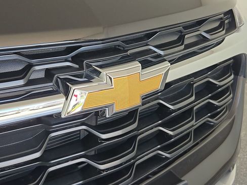 Used 2025 Chevrolet Trax LT w/ Driver Confidence Package FWD image 35