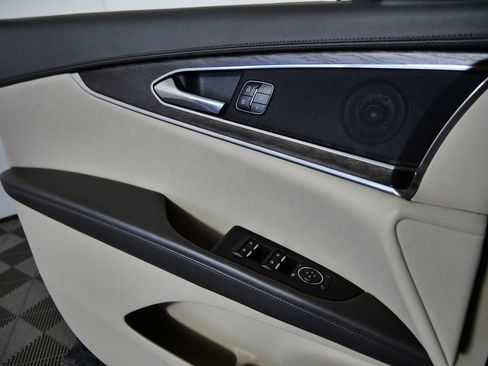 Used 2017 Lincoln MKX Reserve w/ Lincoln MKX Climate Package AWD/4WD image 26