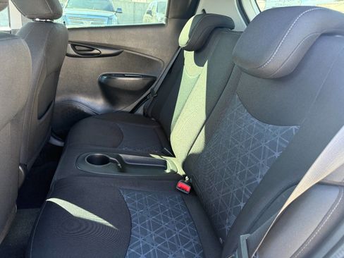 Used 2022 Chevrolet Spark LT image 17