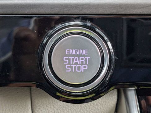 Used 2022 Kia Carnival SX FWD image 42