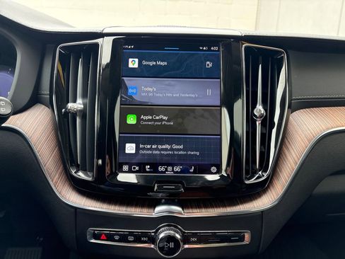 Certified 2023 Volvo XC60 B5 Ultimate w/ Climate Package image 20