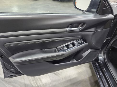 Used 2021 Nissan Altima 2.5 SV image 24