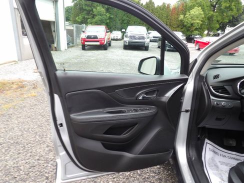 Used 2019 Buick Encore Sport Touring AWD/4WD image 7