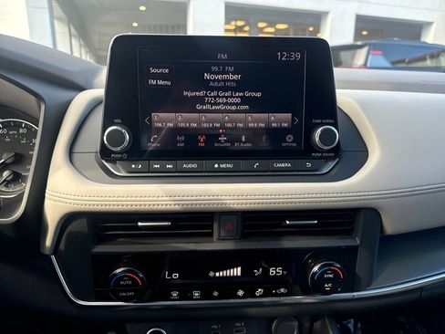 Certified 2023 Nissan Rogue SV FWD image 19