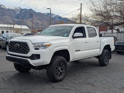 Used 2020 Toyota Tacoma 4x4 Double Cab image 9