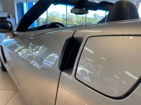 Used 2006 Chevrolet Corvette Convertible w/ Preferred Equipment Group RWD image 11