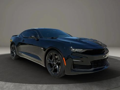 Used 2019 Chevrolet Camaro SS RWD image 1